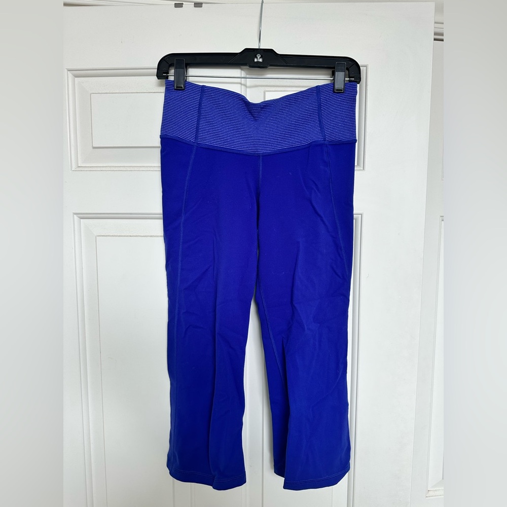 Lululemon “gather and grow” cropped leggings - size 6
